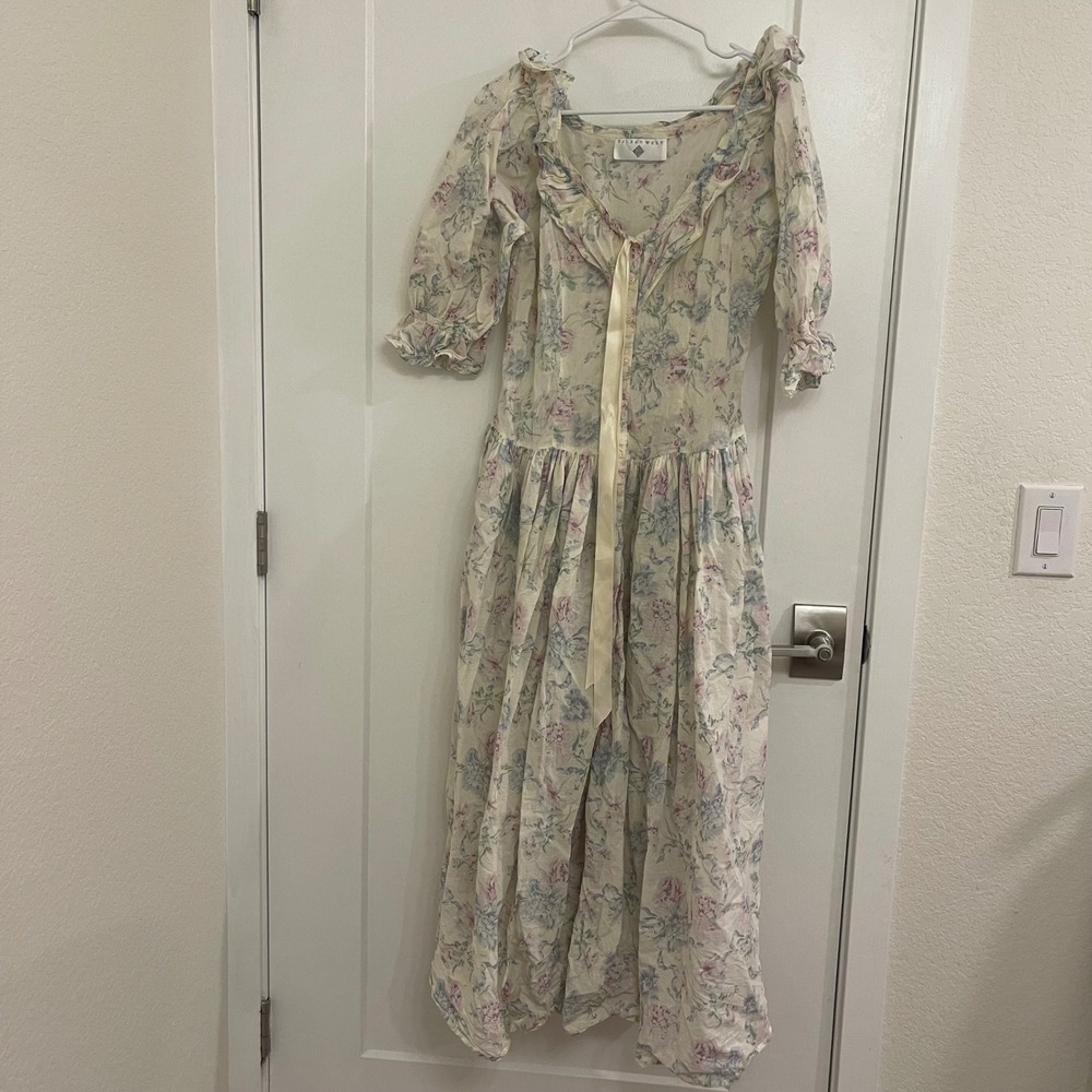 Vintage Eileen West Nightgown Frills Ribbon Cottagecore GrandmaCore Chic - Picture 2 of 10